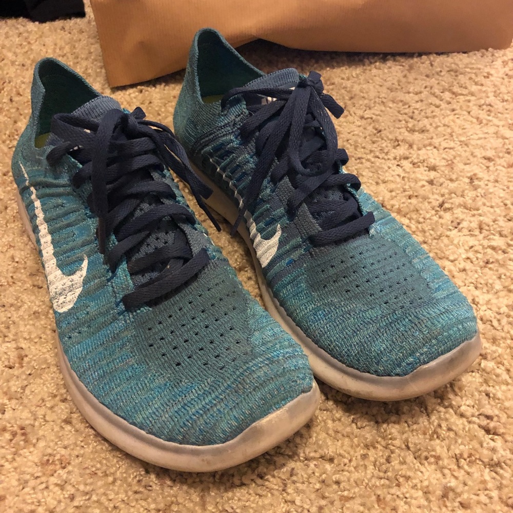 Size 10 blue Nikes